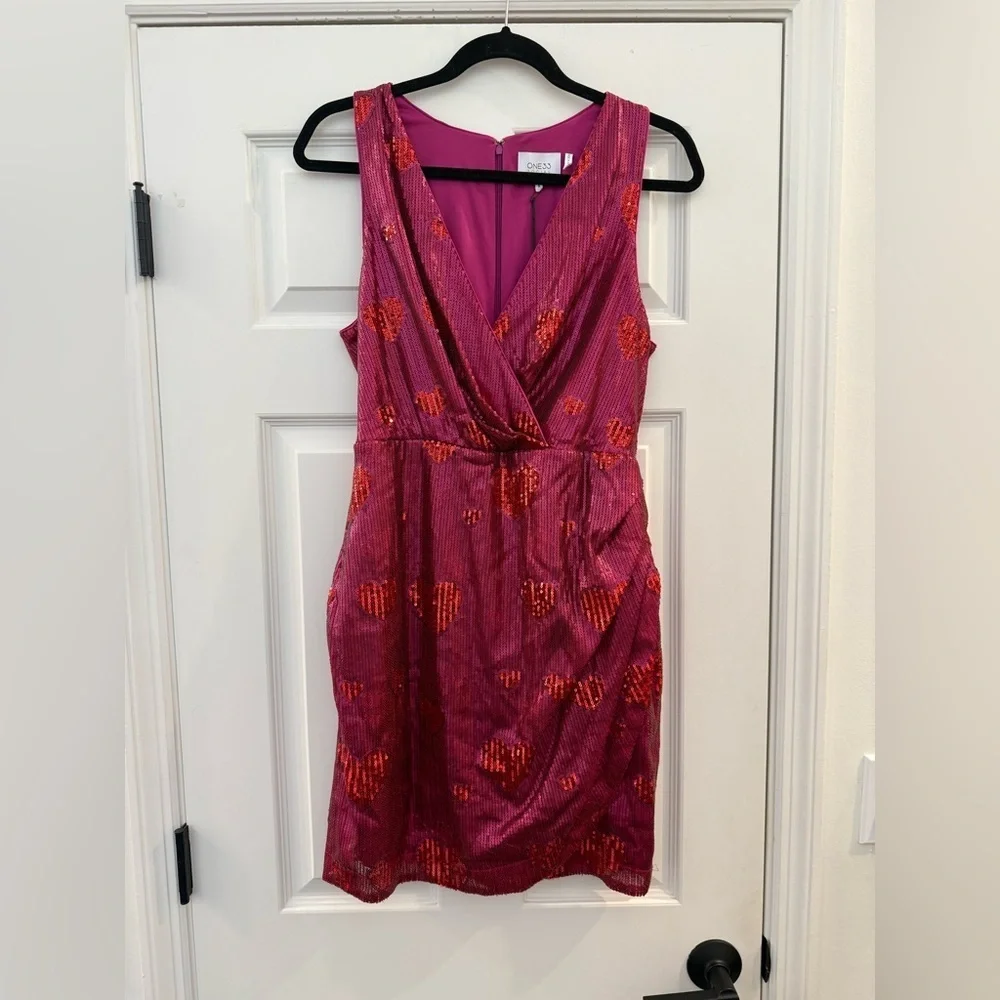 NWT ONE33 SOCIAL Pink Red Sequin Heart Bodycon Ruched Mini Dress Size 6